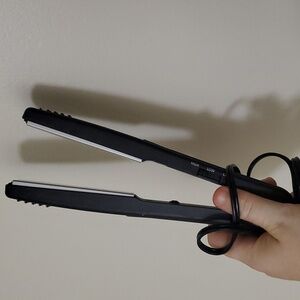 Hair straightener